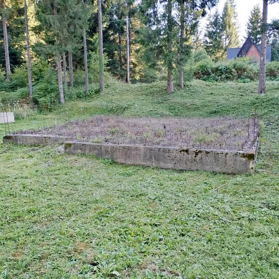 Prodajem građevinsko zemljište sa temeljima u Jasenku-Zrnići.