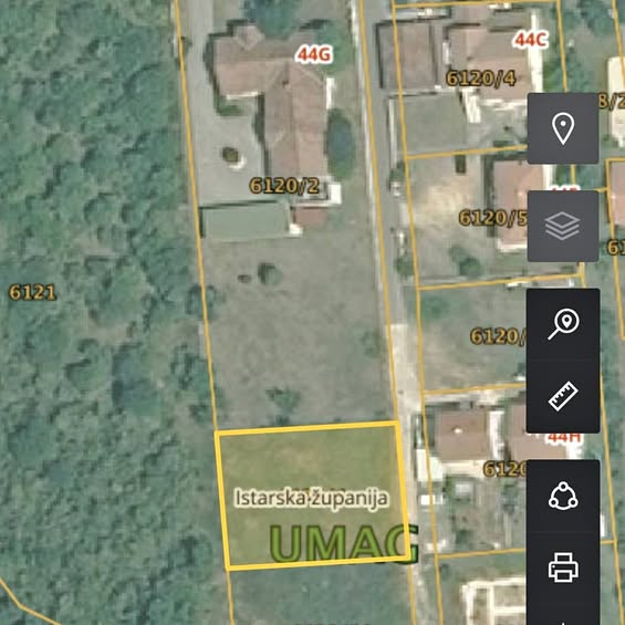 Gradjevinsko zemljište 824m2