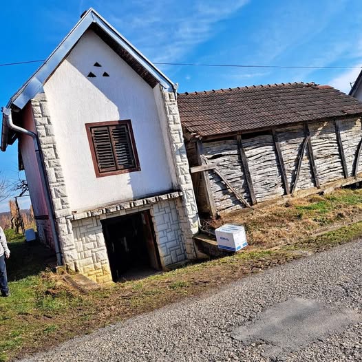 Prodaje se vinograd sa dvije kljeti