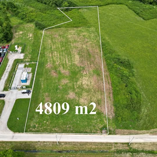 Zemljište 4809 m2 pogodno za parking kamiona, otvoreno skladište i sl. Zagreb/Rugvica/Svibje
