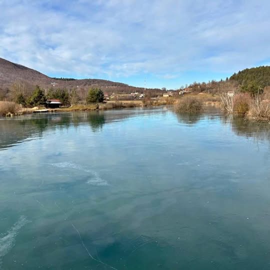 Prodaja zemljišta 2861 m2 - građevinsko 1898m2 i poljoprivredno 963m2